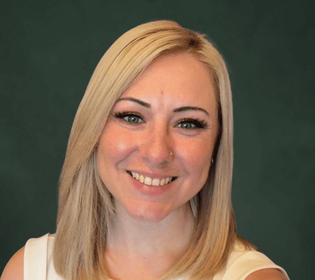 leandra headshot