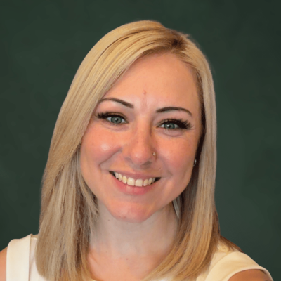 leandra headshot